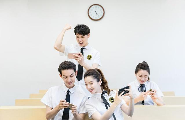 河南省工业学校学生允许带手机吗？