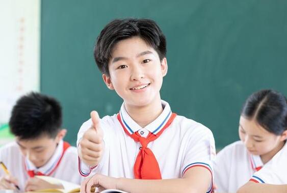 小学成绩极具欺骗性!初中孩子怎么才能继续优秀?