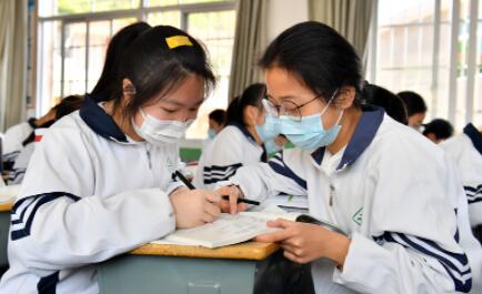 初中毕业辍学两年，再读一个中专，你怎么看？